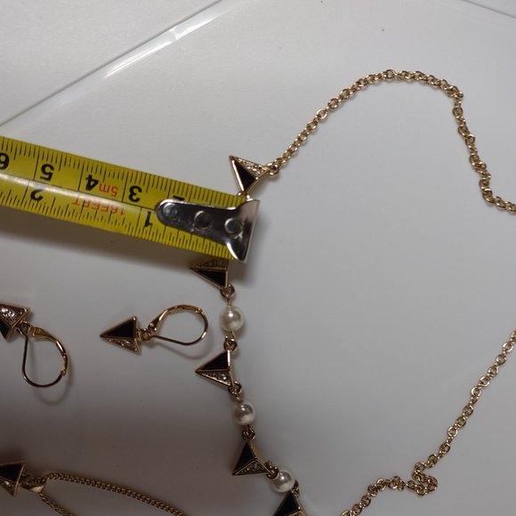 Black And Gold Tone Necklace And Earring Set - Picture 9 of 11